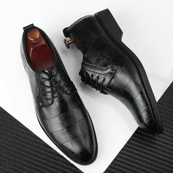 Siyah Kahverengi Düşük Üst Erkekler Resmi Ofis Ayakkabı Erkekler Elbise Ayakkabı BÜYÜK / Artı Boyutu 38-47 Erkekler İş Düğün Düz Oxford Ayakkabı LK-45